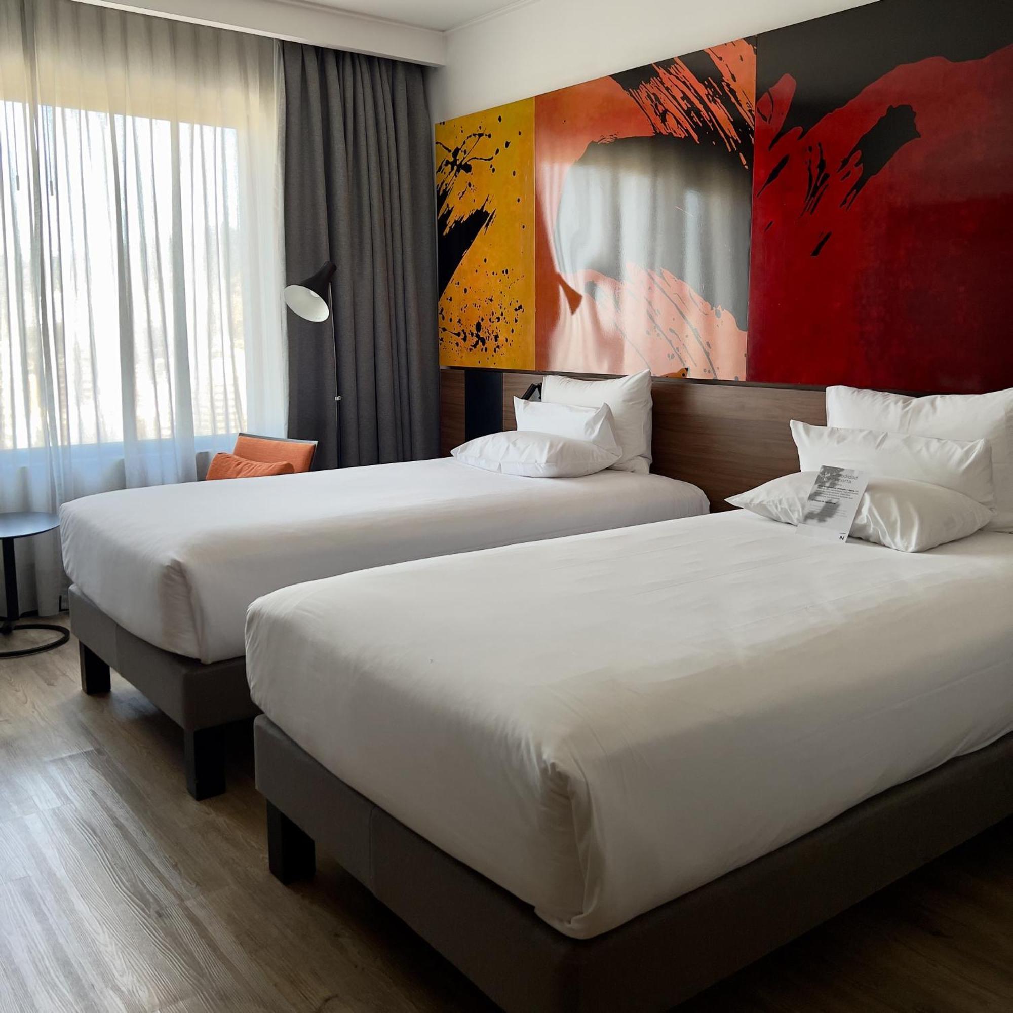 Novotel Santiago Providencia Buitenkant foto